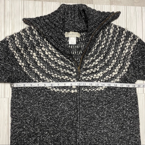 Susan Bristol Wool and Alpaca blend knitted zip up cardigan sweater. - Picture 12 of 12